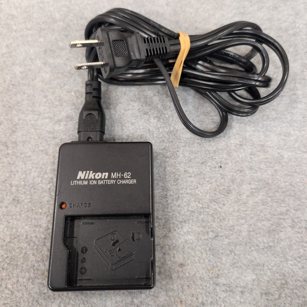 Nikon MH-62 Battery Charger for EN-EL8 Lithium Ion Rechargeable Batteries OEM - Picture 1 of 4